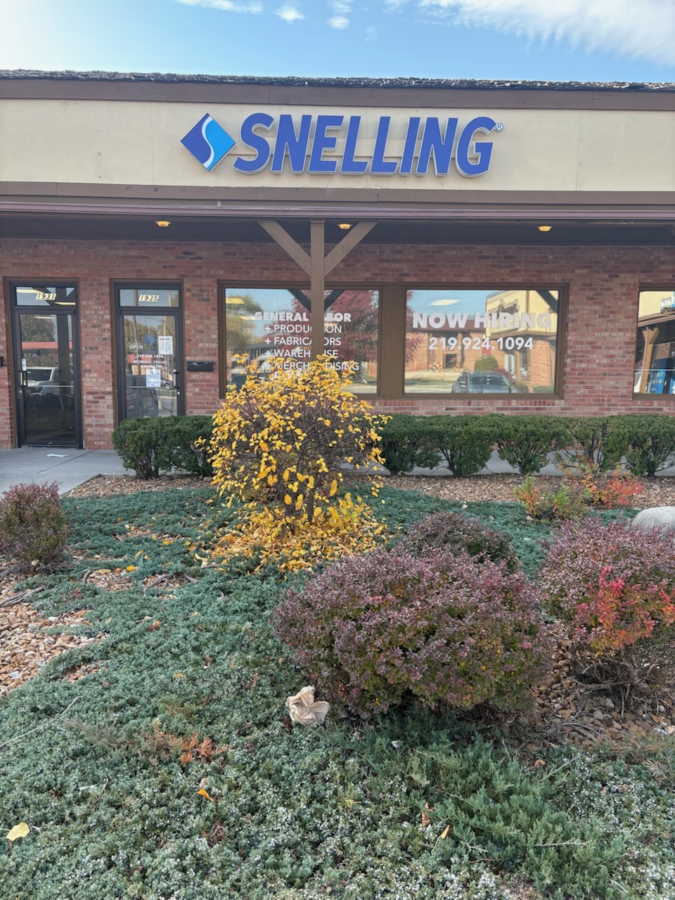 Snelling Staffing logo