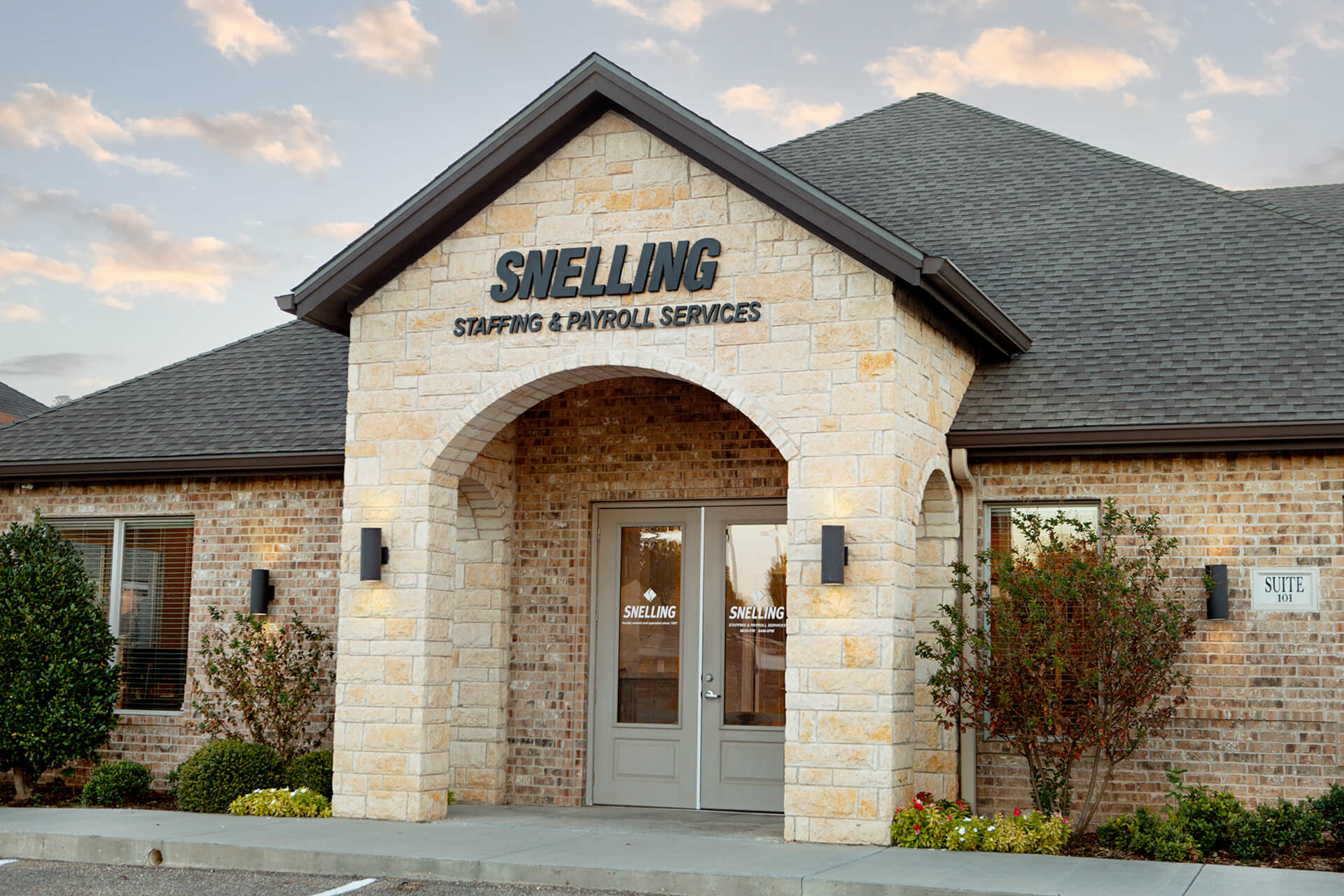 Snelling Staffing & Payroll Services logo
