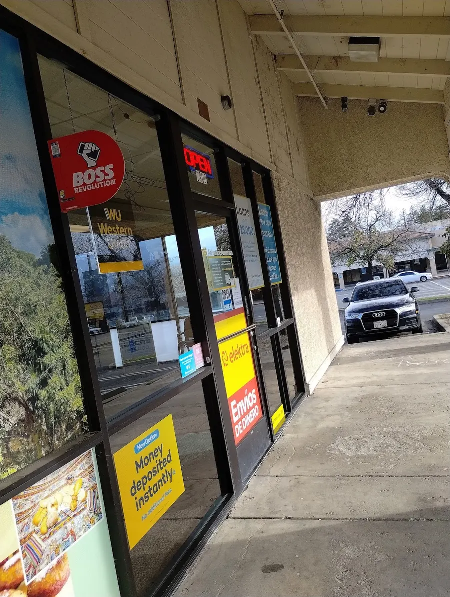 Advance America – photo 2