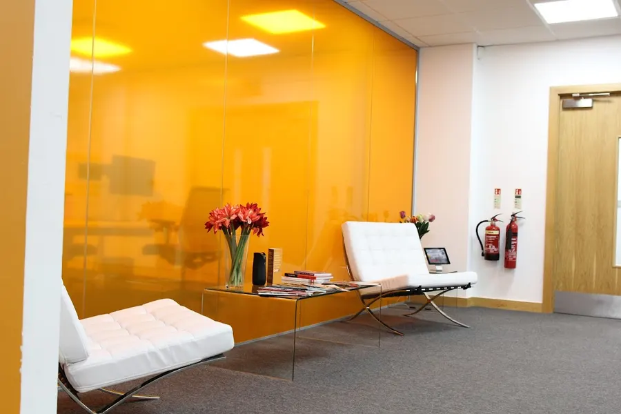 Cast USA – photo 2