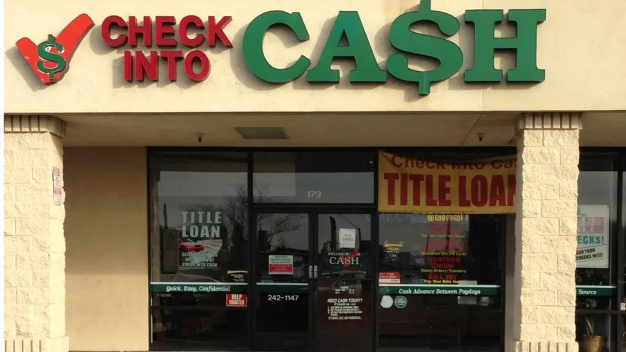 Check Into Cash – photo 3