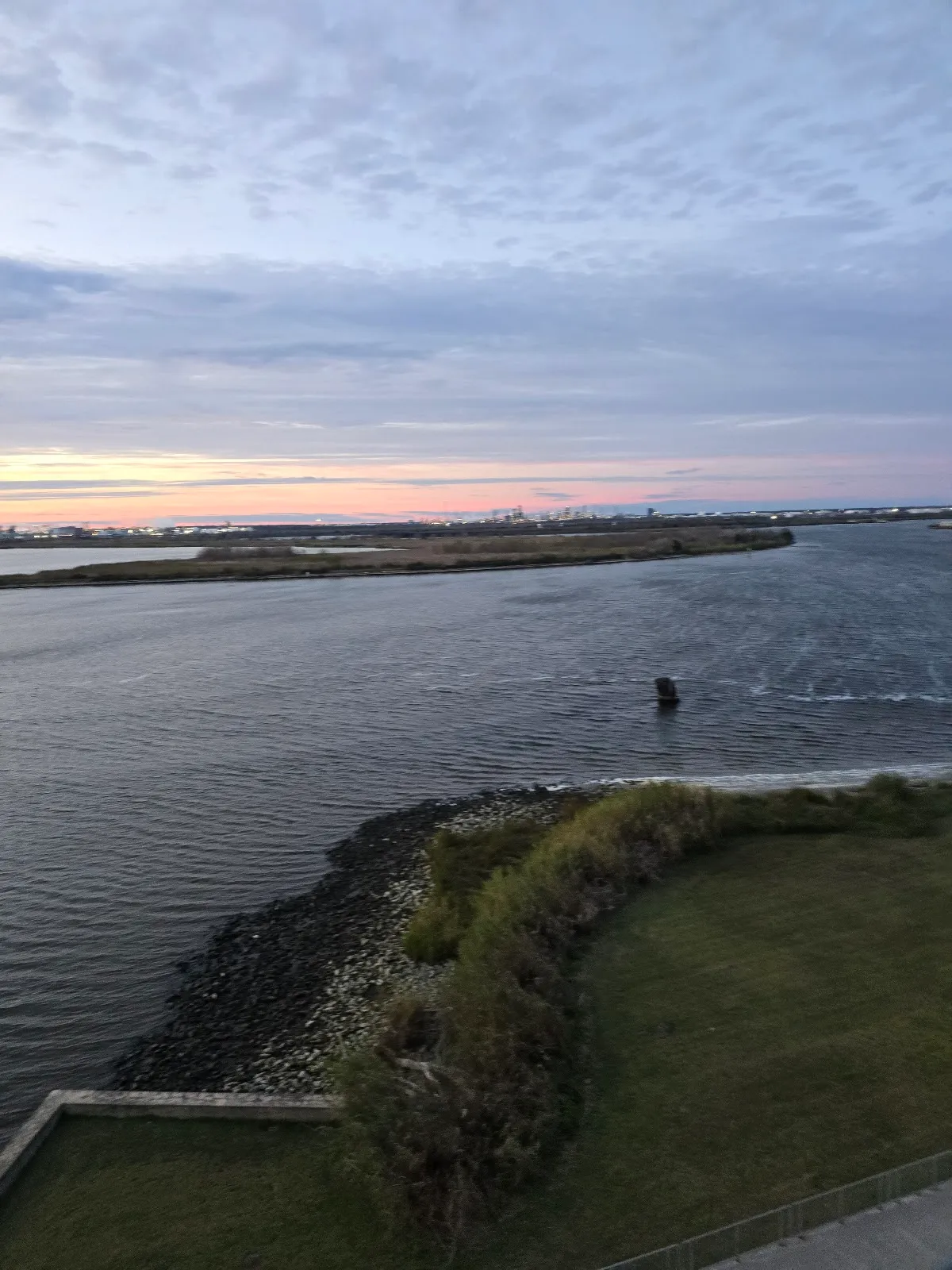 L'Auberge Du Lac Employment