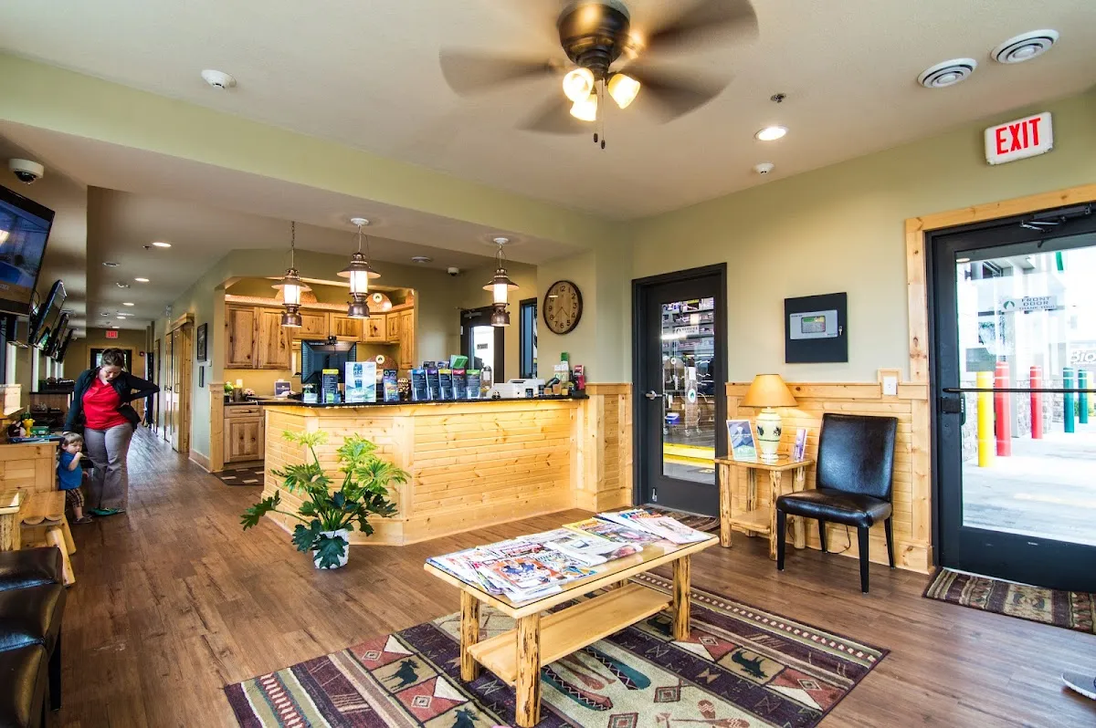 LOF Xpress Oil Change – photo 3