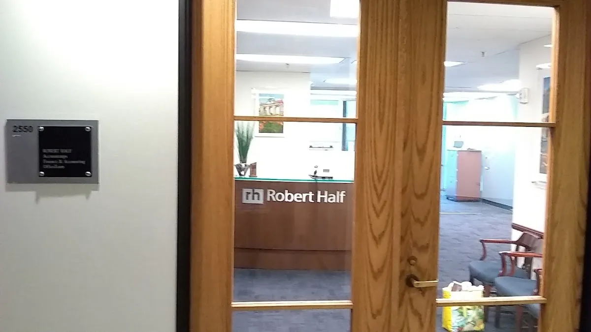 Robert Half Recruiters & Employment Agency – photo 2