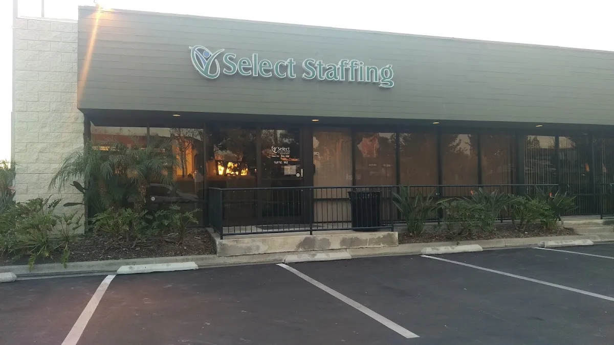 Select Staffing – photo 2