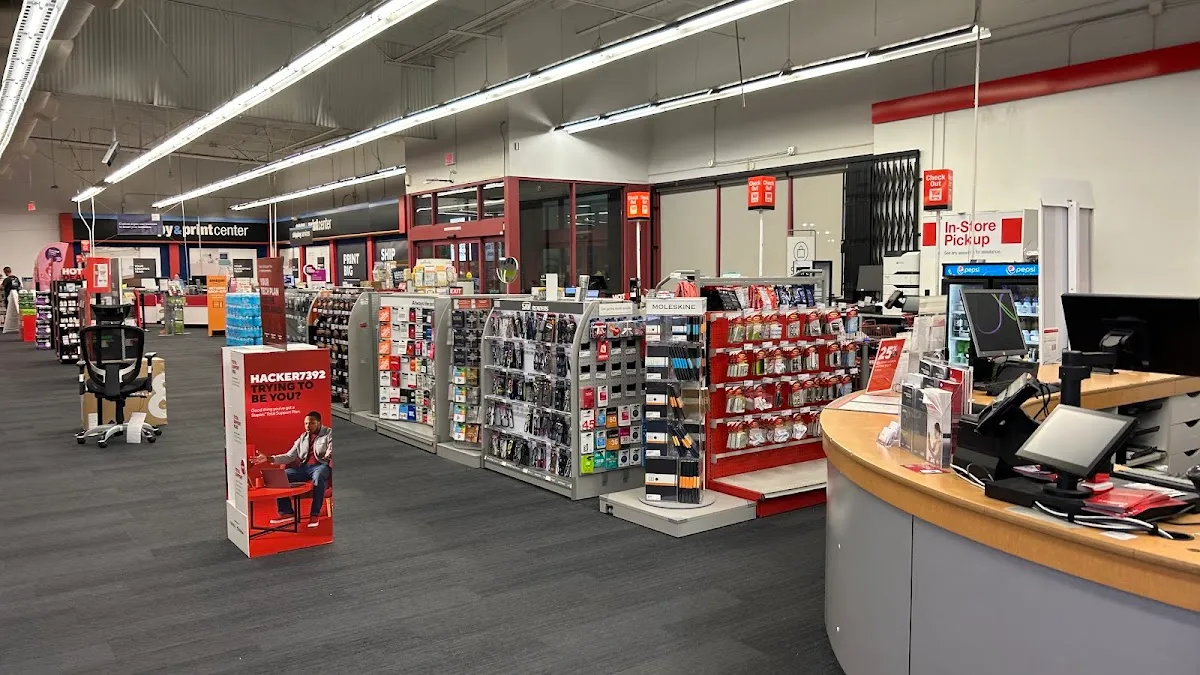 Staples – photo 3