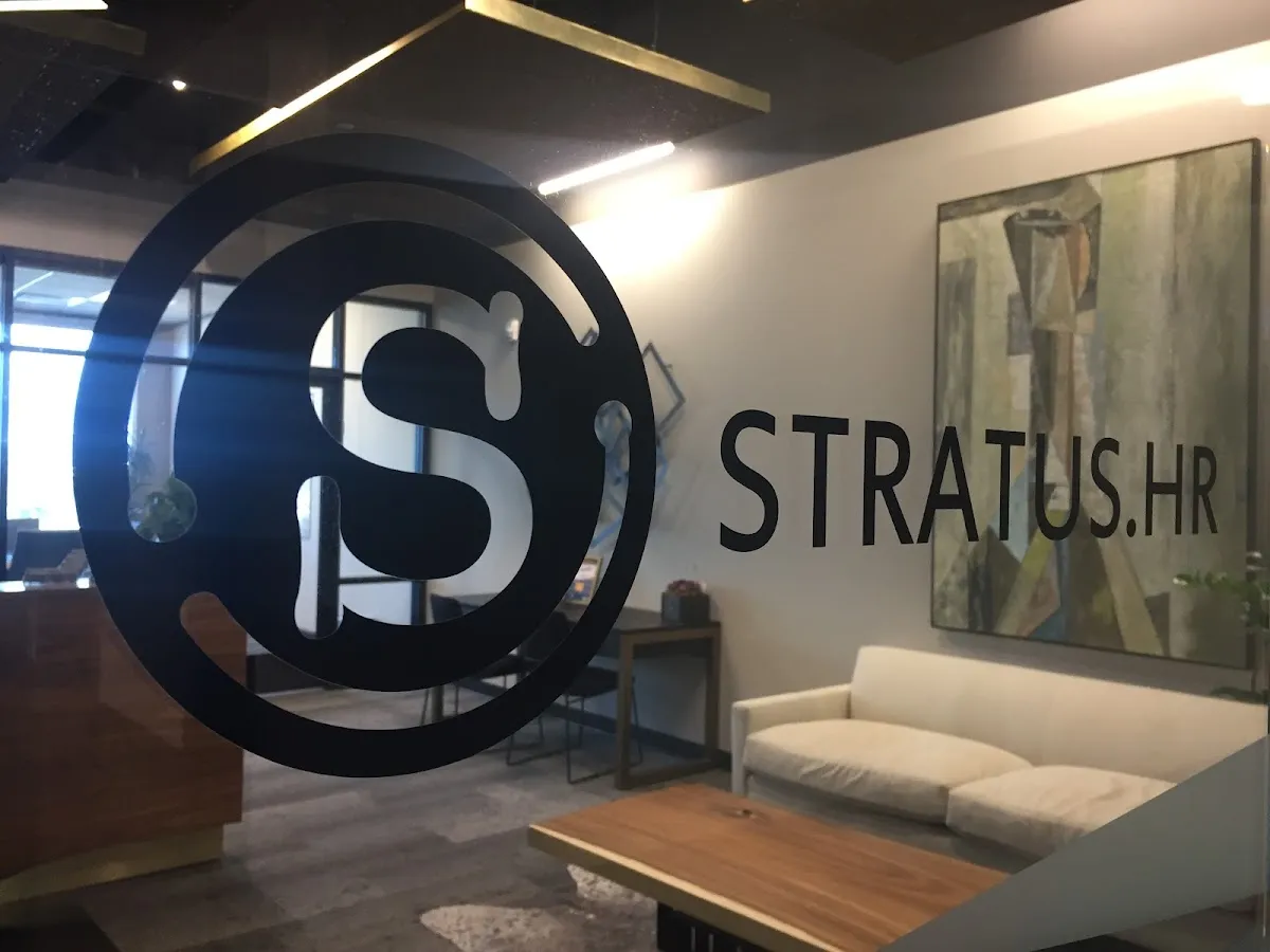 Stratus HR